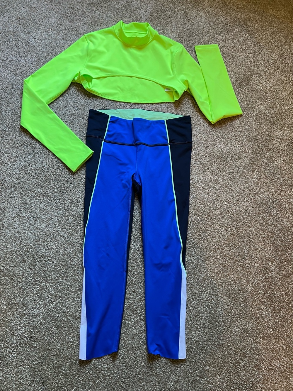 Athleta top and leggings - Picture 1 of 4
